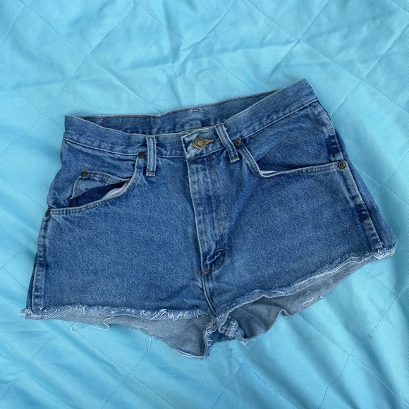 VINTAGE WRANGLER CUT OFFS / SIZE 29 - Picture 2 of 3